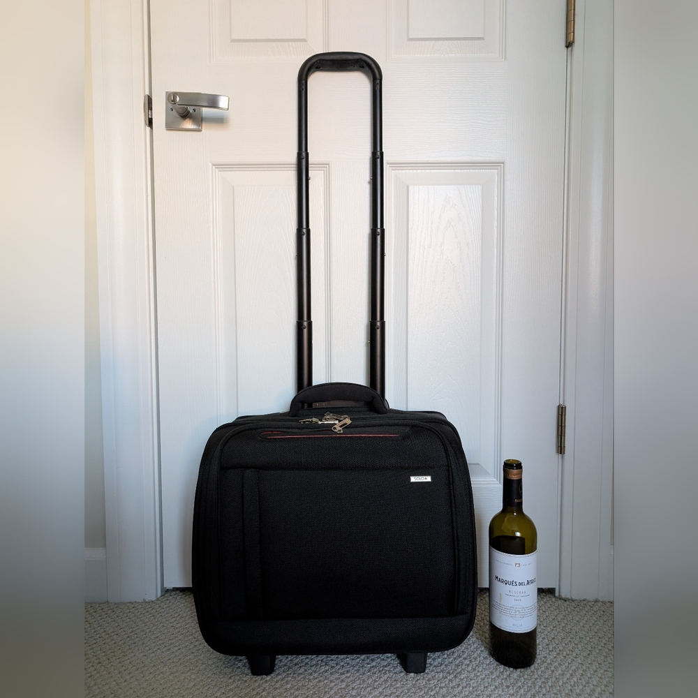 SOLO New York 16" Rolling Underseat Business Suitcase Laptop Carry On Luggage - Picture 15 of 16